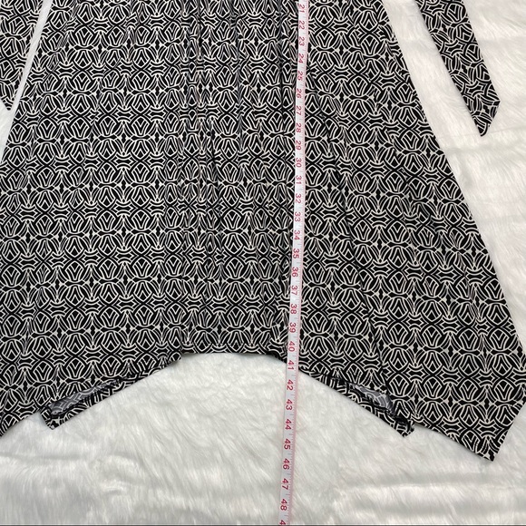NWOT Motherhood Maternity Black & White Pattern Print Asymmetrical Maxi Dress - Picture 6 of 10
